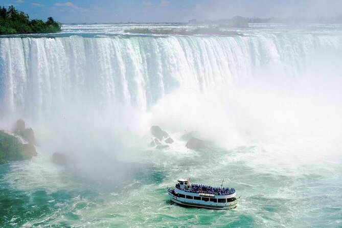 3 Day and 2 Night Tour: Toronto, 1000 Islands, and Niagara Falls - Toronto City Hall and Ripley’s Aquarium: two easy wins downtown