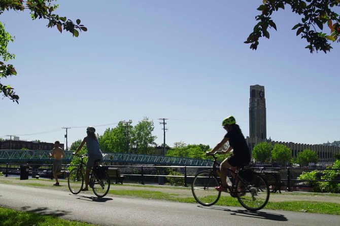 3 Hour Montreal City Bike Tour with Wine or Beer (AM & PM) - Getting started at Ça Roule Montreal: smooth launch, smart timing