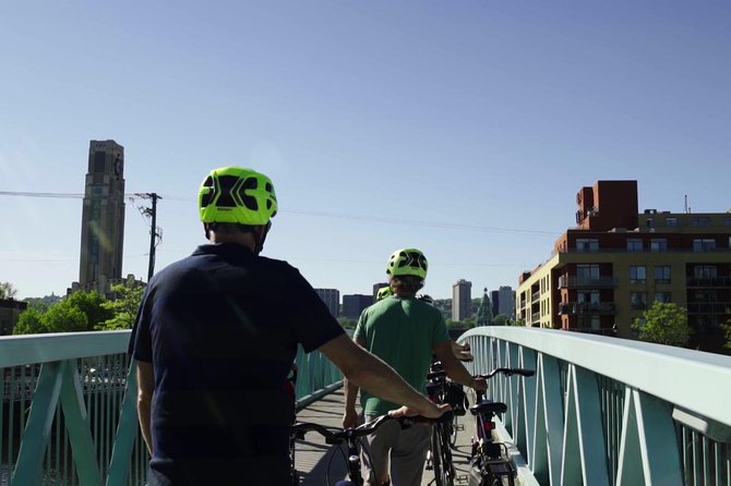 3 Hour Montreal City Bike Tour with Wine or Beer (AM & PM) - Guides and group size: you’ll feel the difference