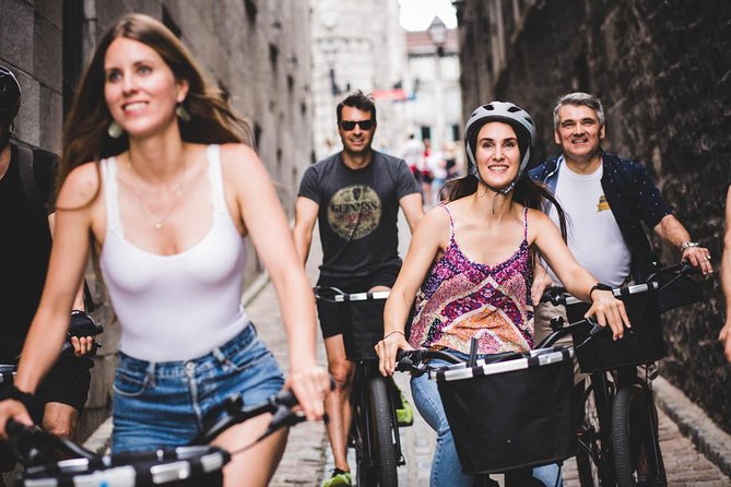 Bike / E-bike Tour : Downtown, Old Montreal, Waterfront by Fitz - Old Montreal on cobblestones: the part that feels most like another country
