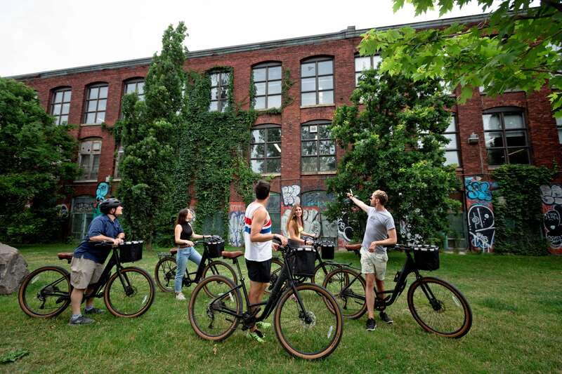 Bike/E-bike tour Plateau,MileEnd, Jean-Talon Market by Fitz - Plateau Green Lanes and Street Art: A Different Side of Montreal