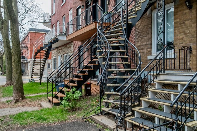 City Tour; Montreal Trendy Neighborhoods - Downtown to Mile End: the cultural mix you notice right away