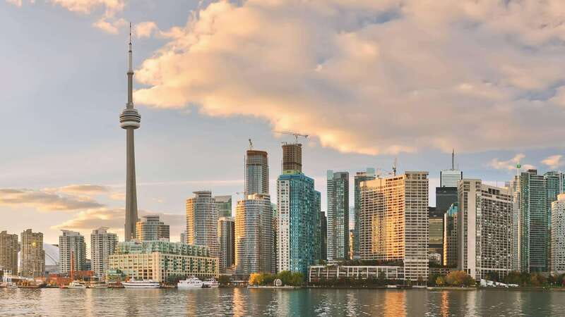 From Montreal: Toronto, Niagara Falls & 1000 Islands Tour - A fast route with big scenery: Montreal to the Thousand Islands and Niagara