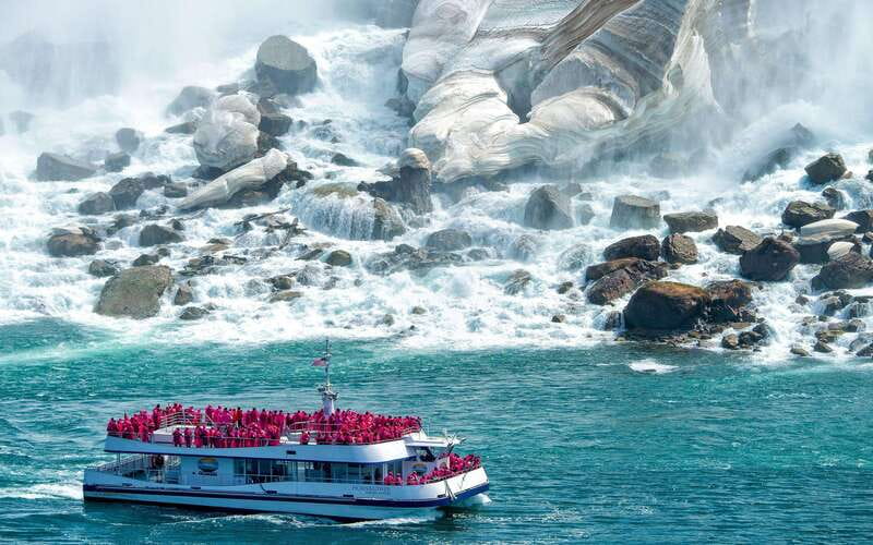 From Montreal: Toronto, Niagara Falls & 1000 Islands Tour - Niagara Falls at night: a walkable hotel turns one sight into a whole mood