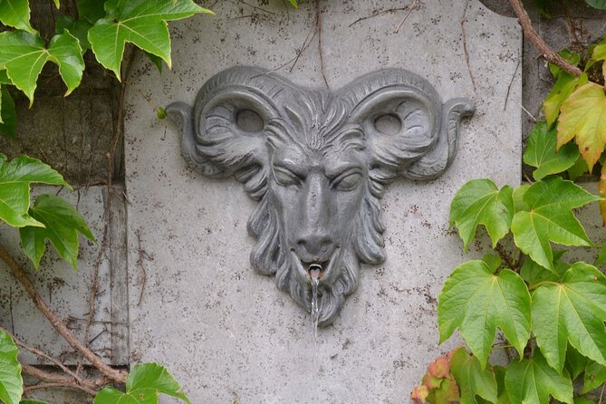 Haunted Old Montreal - Stop-by-stop: how Place d’Armes, Place Vauquelin, and Champs-de-Mars become spooky chapters