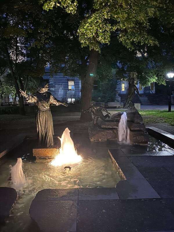 Haunted Old Montreal Ghost Walking Tour - Place d’Armes and Rue St-Paul: where civic power meets fear