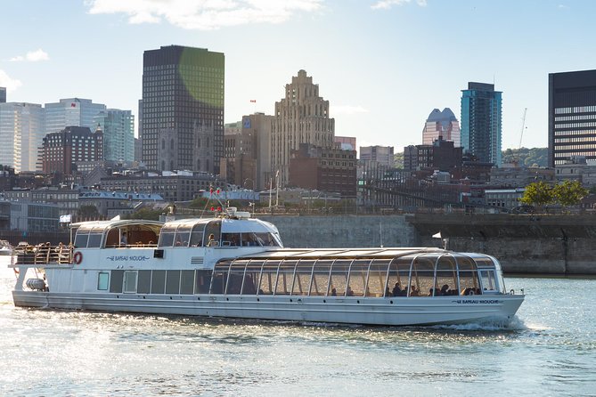 Le Bateau-Mouche Sightseeing Cruise in Montreal - Boarding at Vieux-Port de Montréal: getting on the right boat
