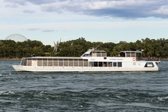 Le Bateau-Mouche Sightseeing Cruise in Montreal - Onboard experience: seating, restrooms, snacks, and the narration reality