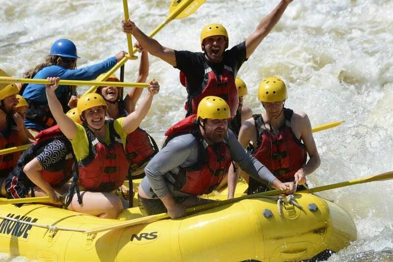 Mont-Tremblant: Half-Day White Water Rafting - Group size and raft capacity: what it means for your experience