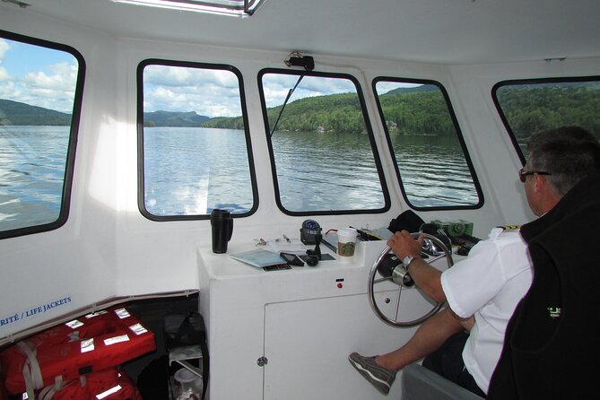 Mont-Tremblant Lake Cruise - The Narration: Clear English, Plus the French-First Style