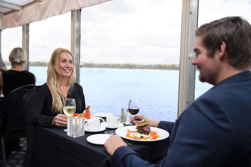 Montréal: 3 or 5-Course Dinner Cruise with DJ & Dancing - Where You Board at Grand Quai (and Why Timing Matters)