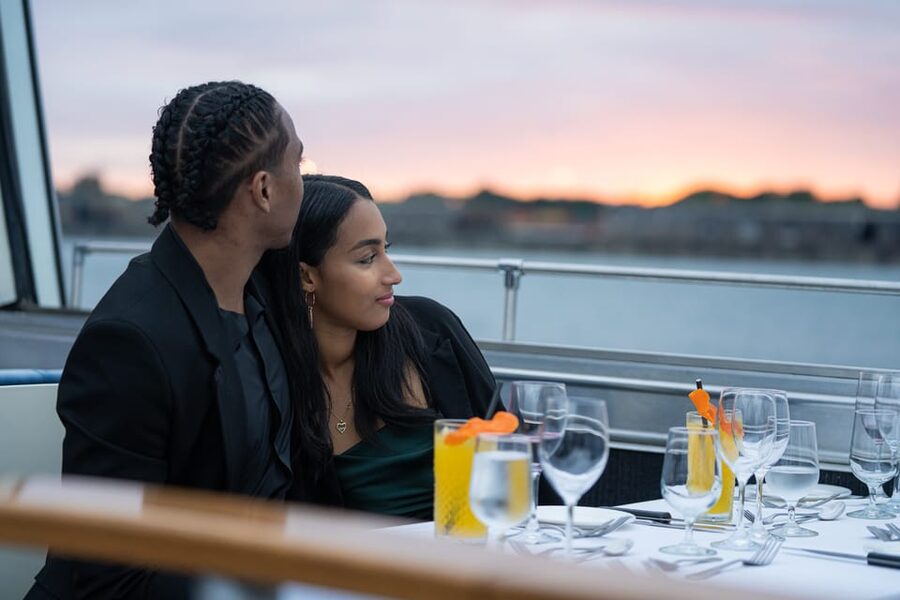 Montreal: Bateau-Mouche Cruise with A La Carte Dinner Option - Who should book this cruise (and who should skip it)