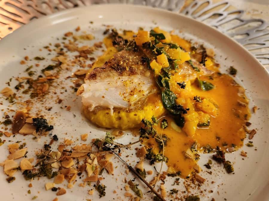 Montreal: Cooking Class & Lunch with Michelin-Trained Chef - How the hybrid cooking class works: you cook one course, then you eat three