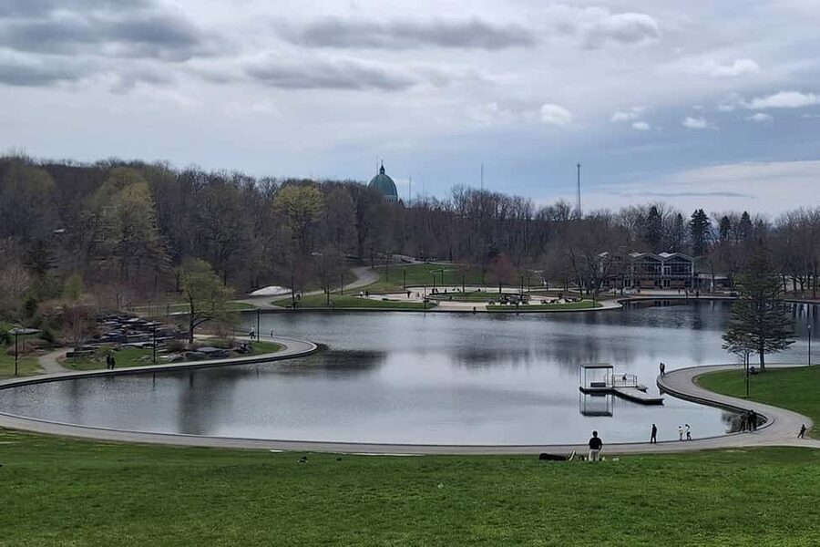 Montreal: E-Bike Sightseeing Tour - How the guide keeps the group together and you feeling safe