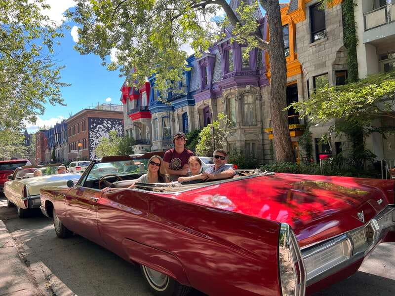 Montréal: Guided Tour in Vintage Convertible Cadillac - Old Montreal in 1 hour: cobblestones, churches, and the French story