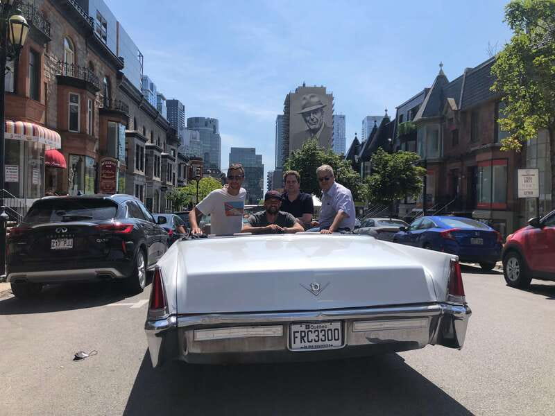 Montréal: Guided Tour in Vintage Convertible Cadillac - Plateau Mont-Royal and Chinatown in 2 hours: murals, neighborhoods, and comfort food