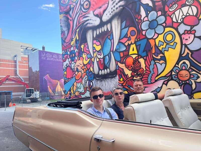 Montréal: Guided Tour in Vintage Convertible Cadillac - Comfort in real weather: convertible pros and practical tips