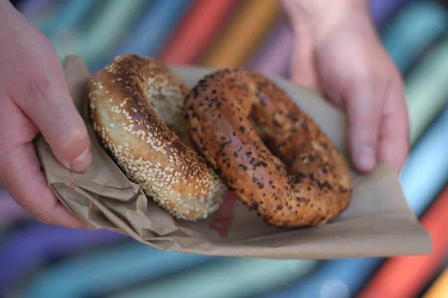 Montreal: Mile End District Food Tour with 8+ Tastings - Meeting Point on St-Laurent and How the Tour Starts Smoothly
