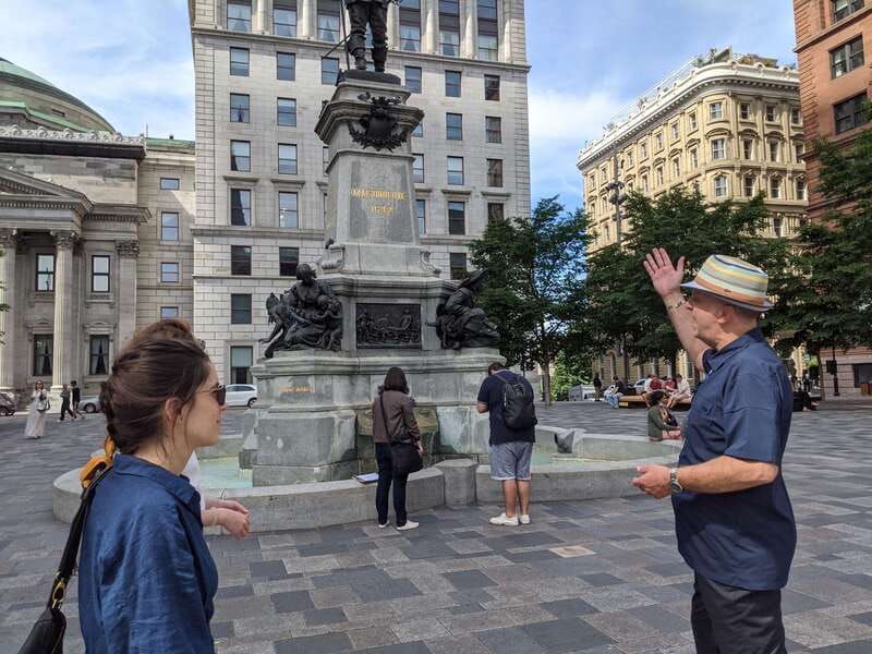 Montréal: Old Town Small Group Guided Walking Tour - Finding the Start Point Near 206 Place d’Youville