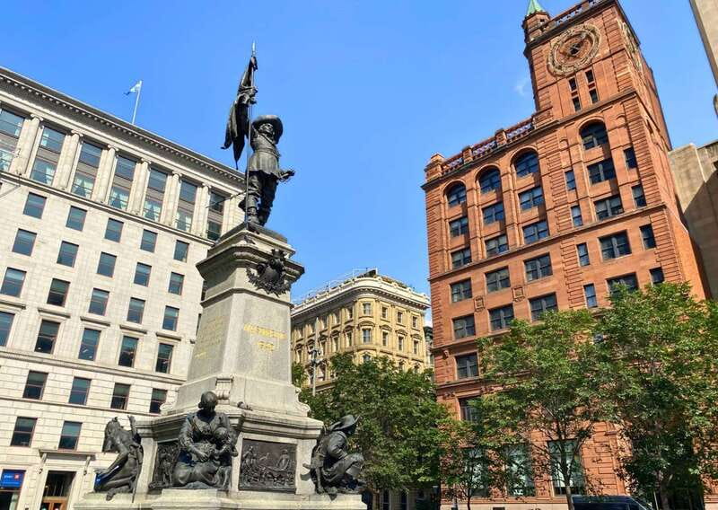 Montréal: The Original Old Montréal Walking Tour - Architecture stops: learning how to read Old Montréal