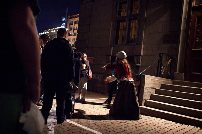 Old Montreal Ghost Walking Tour - Bonsecours Market finish: wrapping the night with a strong image
