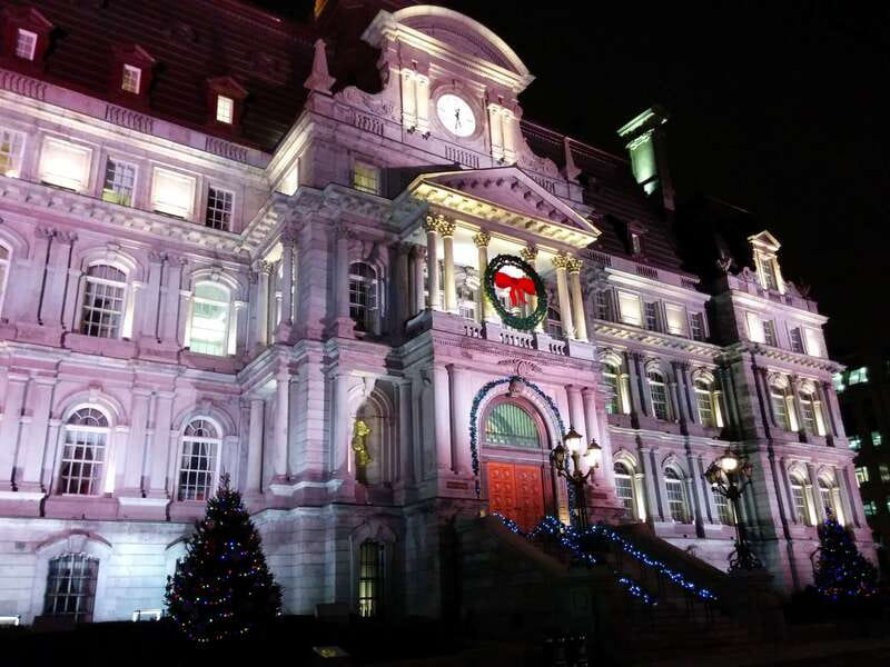 Old Montréal Small-Group Christmas Tour - Place d’Armes and Notre-Dame Basilica: decorations with meaning