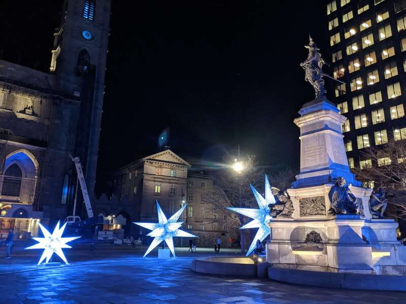 Old Montréal Small-Group Christmas Tour - Jacques-Cartier Place: staying in the Christmas flow
