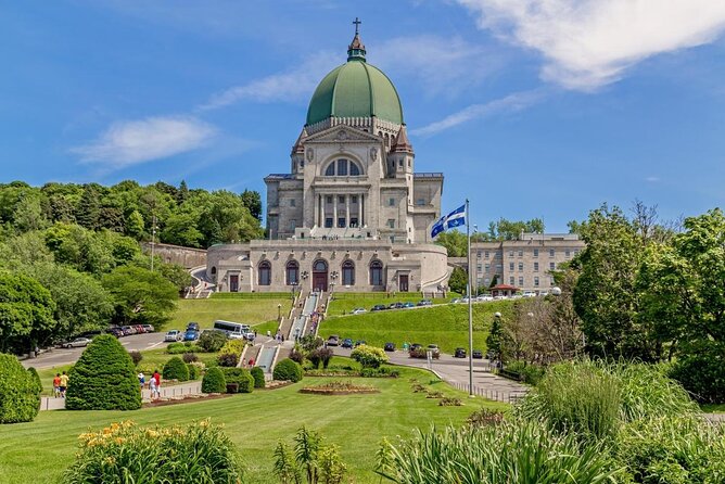 Small-Group Sightseeing Tour of Montreal - Where the tour starts: Phillips Square and what time to show up