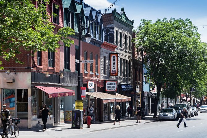 The Essential 101 Non-Touristy Walking Tour by Spade & Palacio - Plateau Mont-Royal: Murals, Coffee, and a Real Plan for the Rest of Your Trip