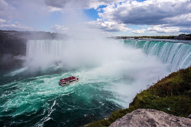 Toronto & Niagara Falls 2 Days Tour - Day 2: Skylon Tower Views and the Niagara Hornblower Cruise